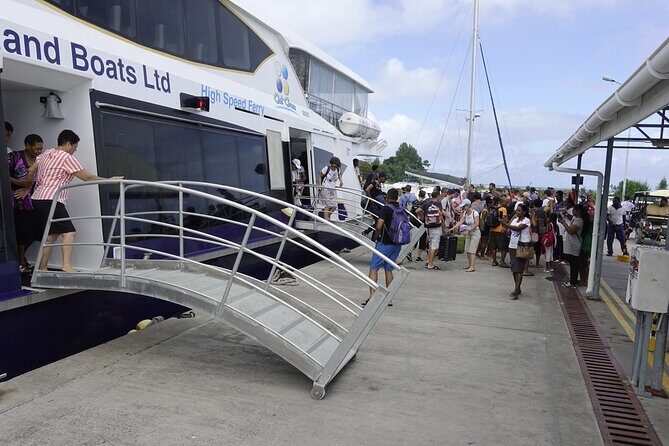 Cat Cocos: Praslin Island to Mahe Island Fast Ferry - Service Quality: When Staff Is Helpful vs When Lines Get Rude