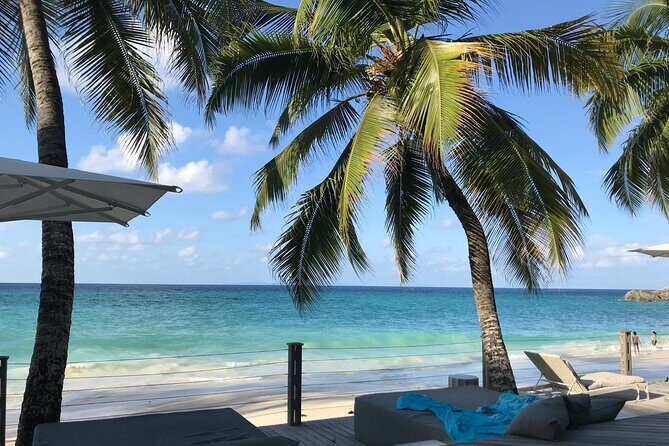 LGBTQIA, we look forward to seeing you | Island tour | Mahé | Seychelles - Victoria on Mahé: temple, clocktower, churches, and Supreme Court photos