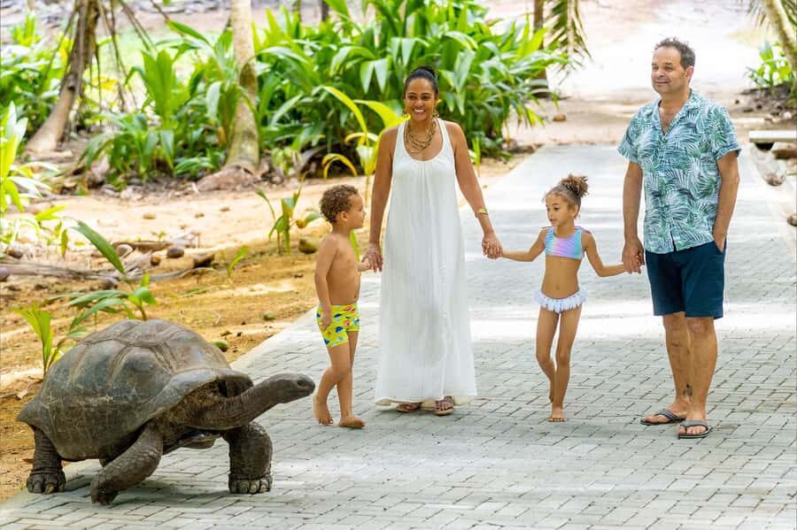 Mahé: Wild South Discovery Trip with Local Lunch - Victoria, Seychelles: an easy start with market, clock tower, and a temple