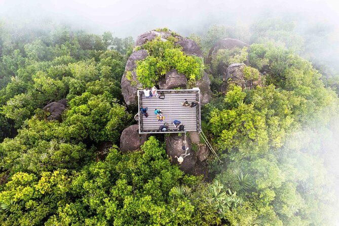 Nature trail - Morne Blanc (Mahe) - The viewing platform over Mahe: how to enjoy the reward without rushing
