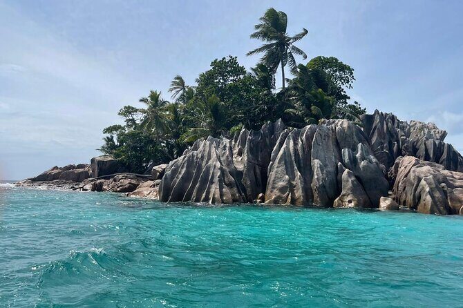 Omnibus service in Seychelles - From Airport to Mahé: What This Transfer Actually Does