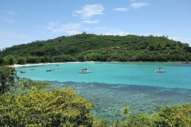 One Way Seychelles Private Airport Transfer - Price and Value for a Group of Up to 6