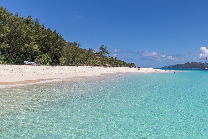 Praslin Curieuse, St Pierre &AnseLafarine fullday trip CreoleBBQ - Anse Lafarine: the second snorkeling session plus small soft drinks