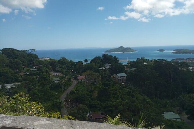 Private Mahe Island Full day Tour with Pickup - Entering Mahé by pickup: how this tour keeps the day smooth