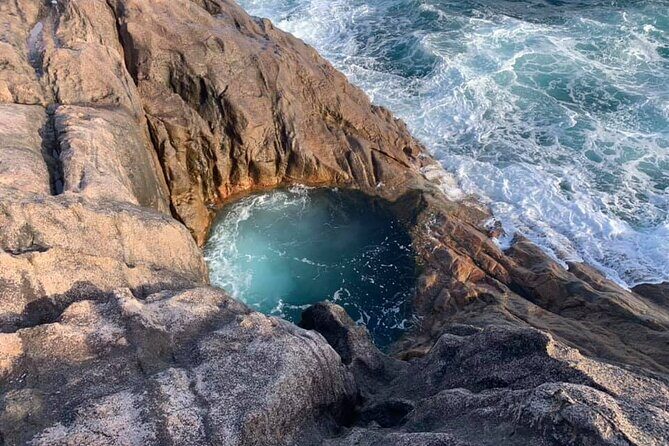 Rock Pool, dreamlike & unique experience | Mahé | Private hike | - Stop at the rock pool: swim, jump, photos, and timing the sea