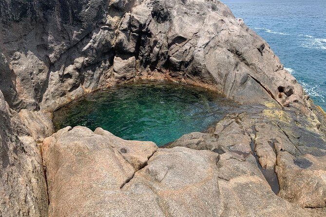 Rock Pool, dreamlike & unique experience | Mahé | Private hike | - Pickup on Mahé: less hassle, more actual vacation time