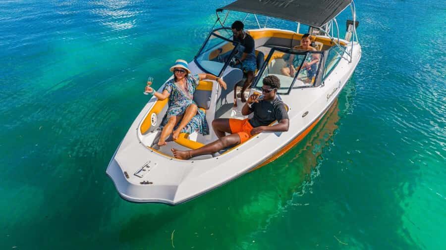 Snorkeling St-Pierre Marine Park and Anse Petite Cour - The main drawback: boarding the boat can be tough