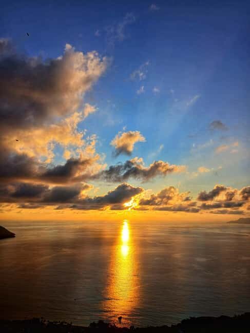 Sunset Explorer! Scenic Mountain Hike in Seychelles - Why this Mahé sunset hike works better than a quick tour